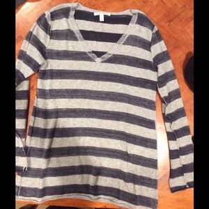 Autumn Cashmere Navy and Gray V-Neck Sweater